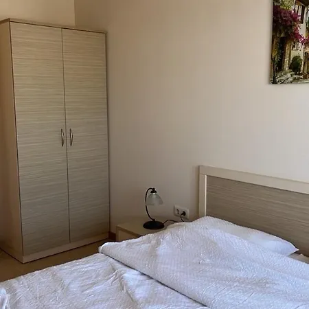 Royal Sun Apartment *